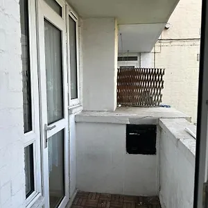 Spacious 2 Bed Flat Apartment Barking (Greater London)
